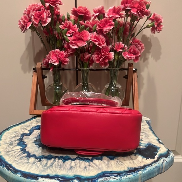 Badgley Mischka Red NWT Small Purse w/Faux Pearl Handle & Cross Body Strap - Picture 4 of 5